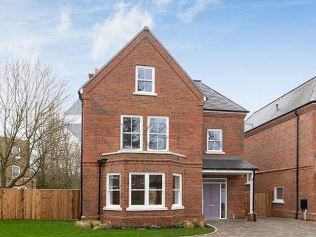 House for sale in Kingston upon Thames, Greater London