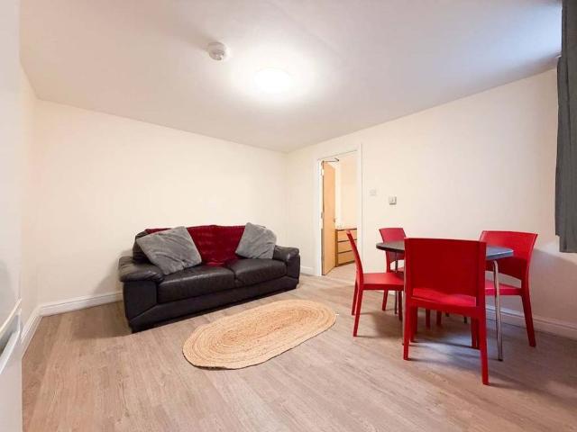 Apartment for rent in Plasnewydd, Cardiff