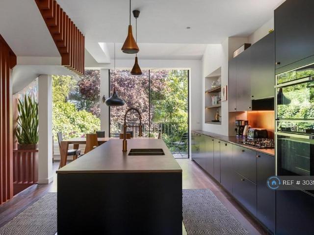 Apartment for rent in Barnsbury, Greater London