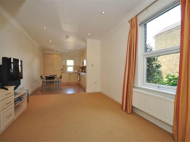 Apartment for rent in Spelthorne, Surrey