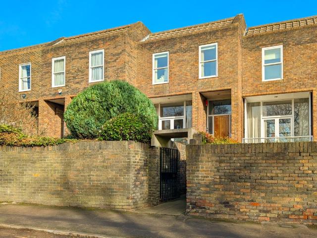 House for rent in St Margarets, Greater London