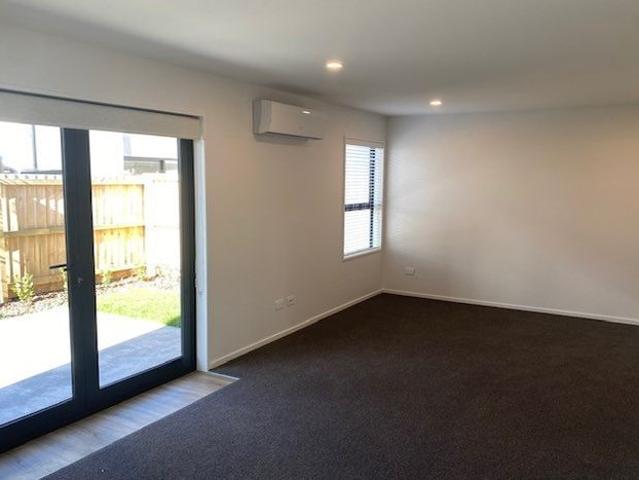 Townhouse for rent in Heathcote, Canterbury