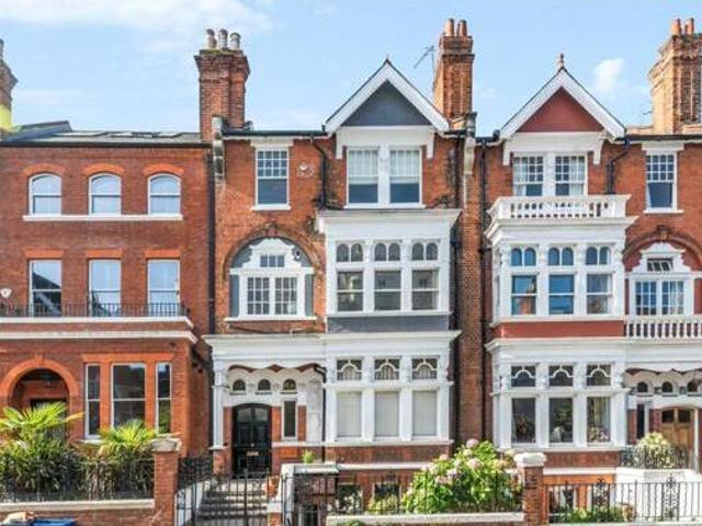 House for sale in Deepcut, Surrey