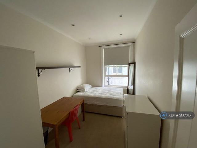 Apartment for rent in Earl's Court, Greater London