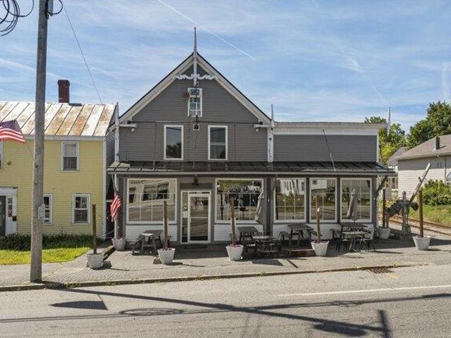 House for sale in Richmond, Maine