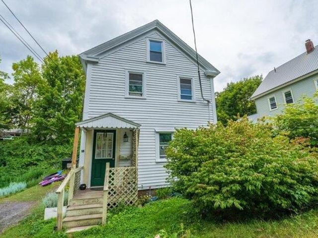 House for sale in Richmond, Maine