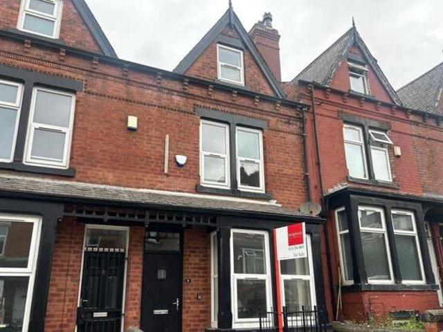 House for sale in Hyde Park, West Yorkshire