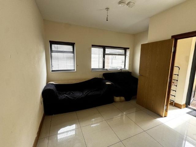Apartment for rent in Plasnewydd, Falcon Lodge