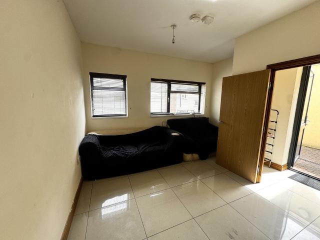 Apartment for rent in Plasnewydd, Falcon Lodge