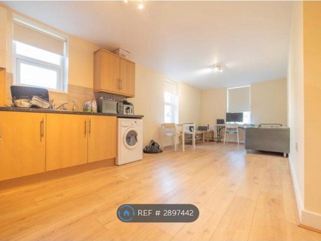 Apartment for rent in Plasnewydd, Falcon Lodge
