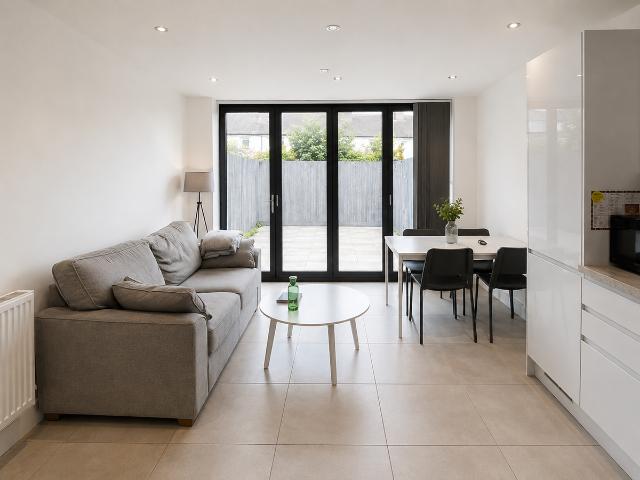 Apartment for rent in Plasnewydd, Falcon Lodge