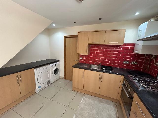 House for rent in Plasnewydd, Falcon Lodge