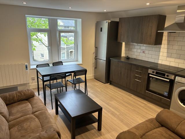 Apartment for rent in Plasnewydd, Falcon Lodge