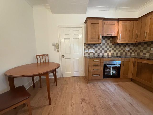 Apartment for rent in Plasnewydd, Falcon Lodge