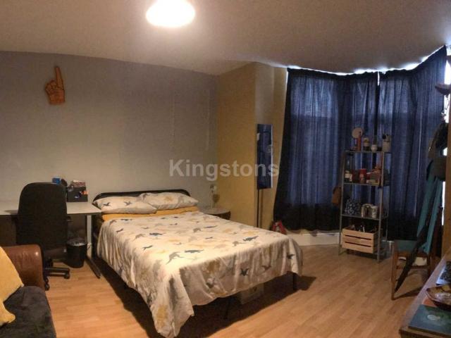 House for rent in Plasnewydd, Falcon Lodge