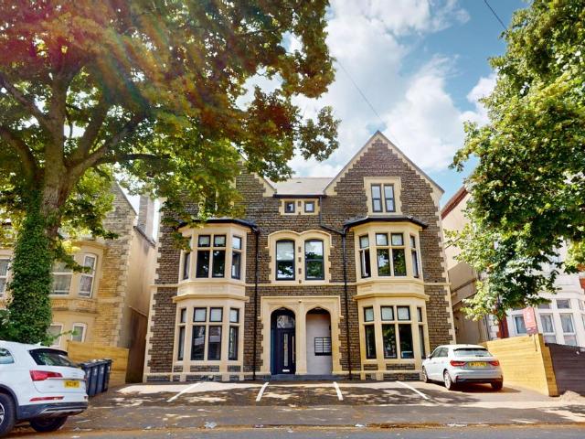 Studio for rent in Plasnewydd, Falcon Lodge