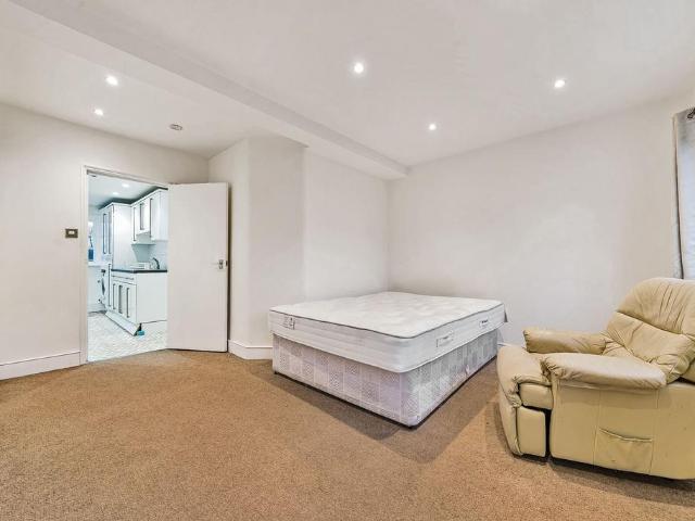 Apartment for rent in Ham, Greater London