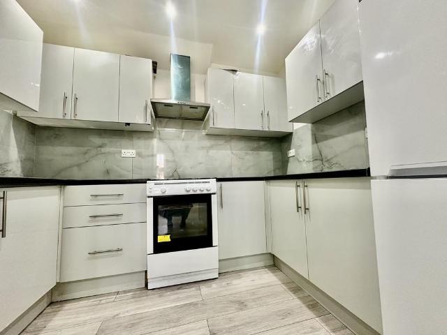 Apartment for rent in Loxford, Seven Kings