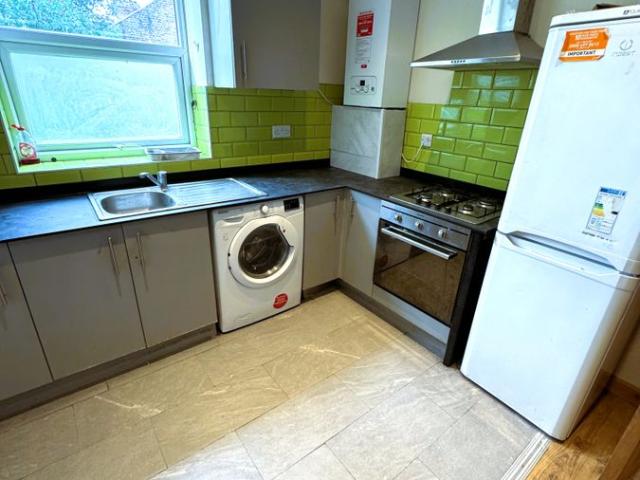 Apartment for rent in Loxford, Seven Kings