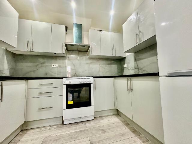 Apartment for rent in Loxford, Greater London