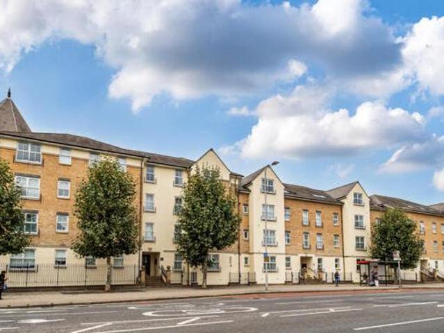 House for sale in Kingston Upon Thames, Greater London