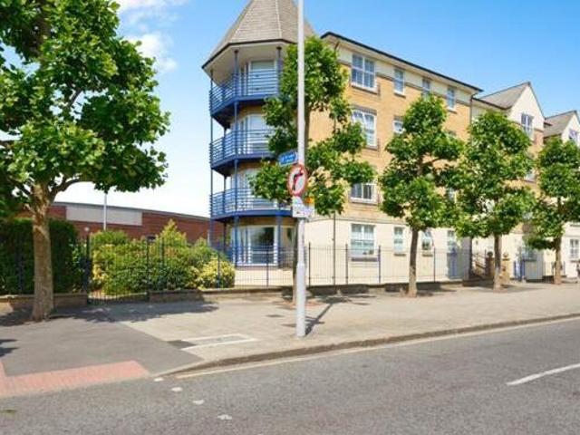 House for sale in Kingston Upon Thames, Greater London