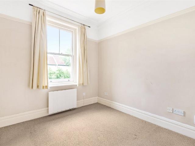 Apartment for rent in Norbiton, Greater London