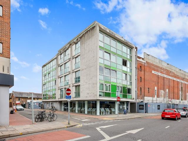 Apartment for rent in Norbiton, Greater London