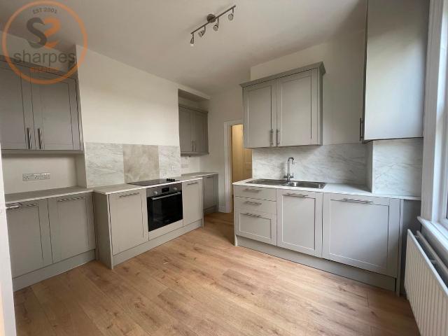 House for rent in London Borough of Merton, Raynes Park