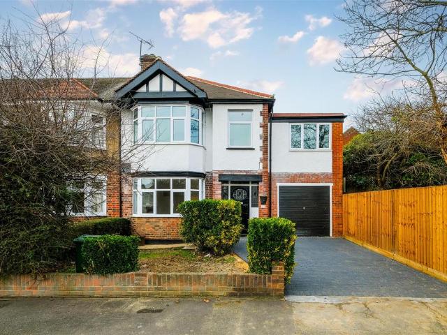 House for rent in Chingford, Greater London
