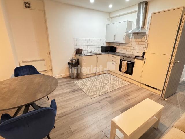 Apartment for rent in Plasnewydd, Falcon Lodge