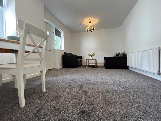 House for rent in Plasnewydd, Falcon Lodge