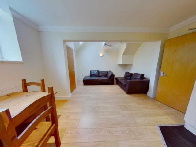 Apartment for rent in Plasnewydd, Falcon Lodge