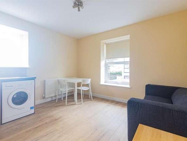 Apartment for rent in Plasnewydd, Falcon Lodge