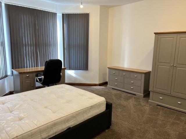 Room for rent in Plasnewydd, Falcon Lodge