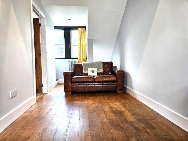 Apartment for rent in London Borough of Richmond upon Thames, Greater London