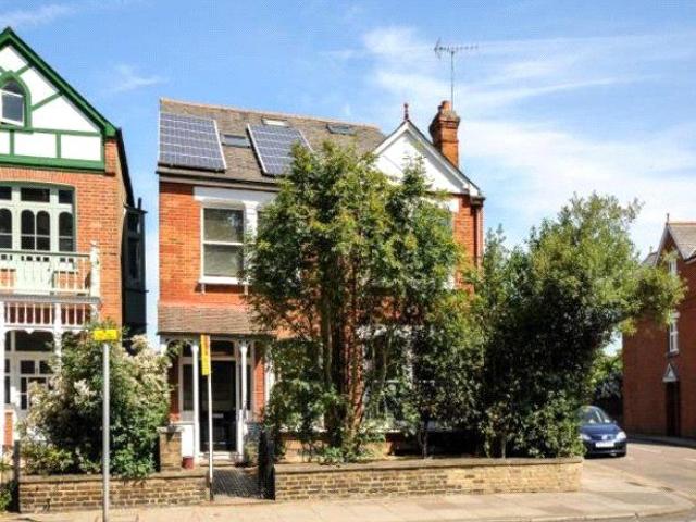 Apartment for rent in St Margarets, Greater London