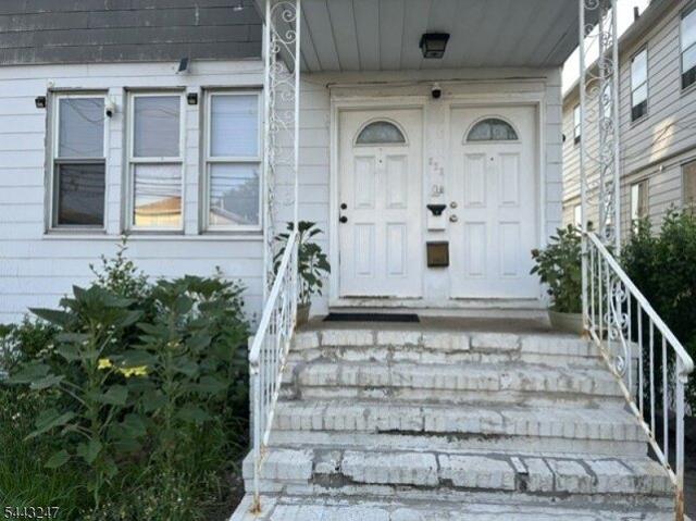 House for sale in Elizabeth, New Jersey