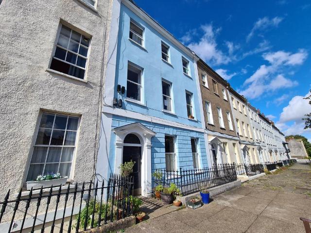 Apartment for rent in Spike Island, Feckenham