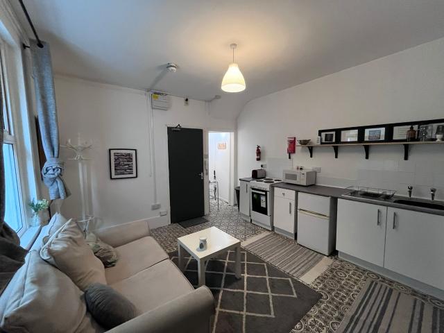 Apartment for rent in Nangreaves, Wales