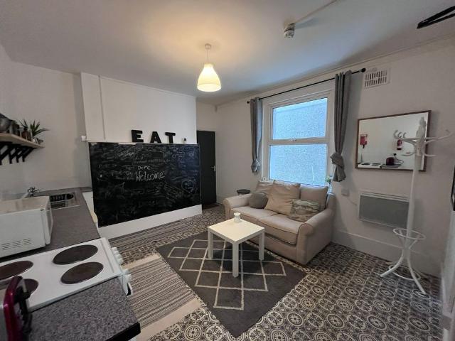 Apartment for rent in Nangreaves, Wales