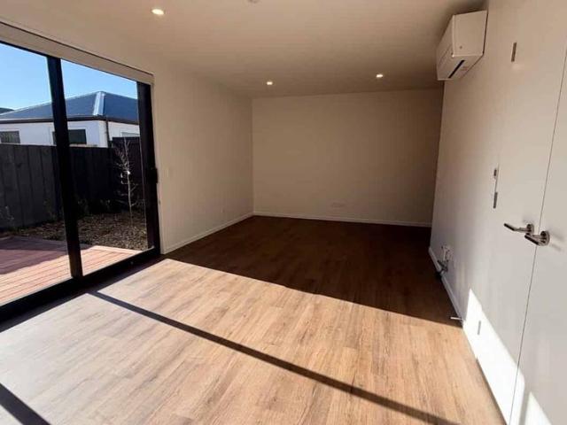 Townhouse for rent in Heathcote, Canterbury
