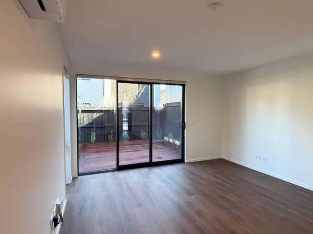 Townhouse for rent in Heathcote, Canterbury