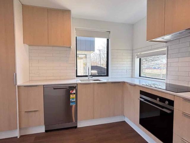 Townhouse for rent in Heathcote, Canterbury