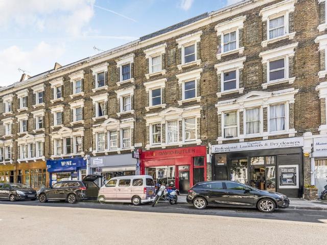 Apartment for rent in Brook Green, Greater London