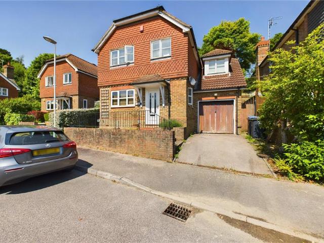 House for rent in Perryfields, West Sussex