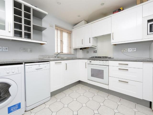 House for rent in Hendon Central, The Hyde
