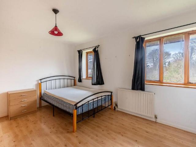Apartment for rent in Pinner, Greater London