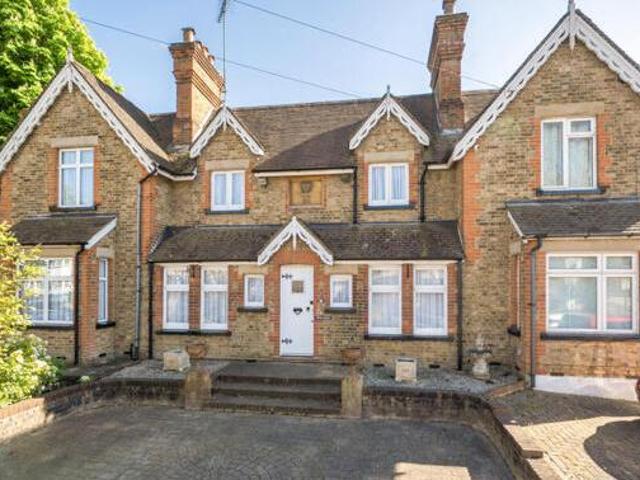 House for sale in Holywell Estate, Watford