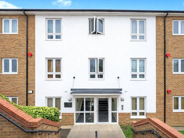 Apartment for rent in Holywell Estate, North Watford